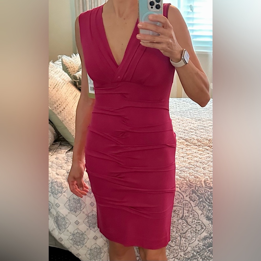Nicole Miller fitted pink sleeveless dress with v-neck and ruched detailing M